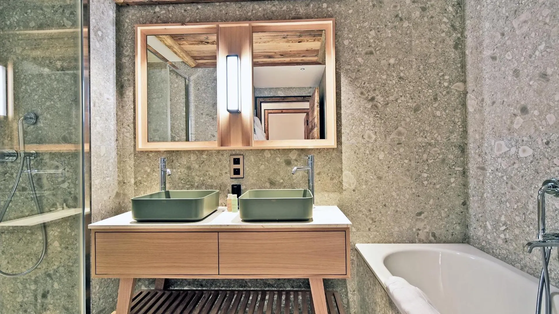 Luxueux Appartement Avec 4 Chambres Et 4 Salles De Bains A Meribel - 10 Personnes - Fr-1-613-119 Les Allues 0*,  Frankrike