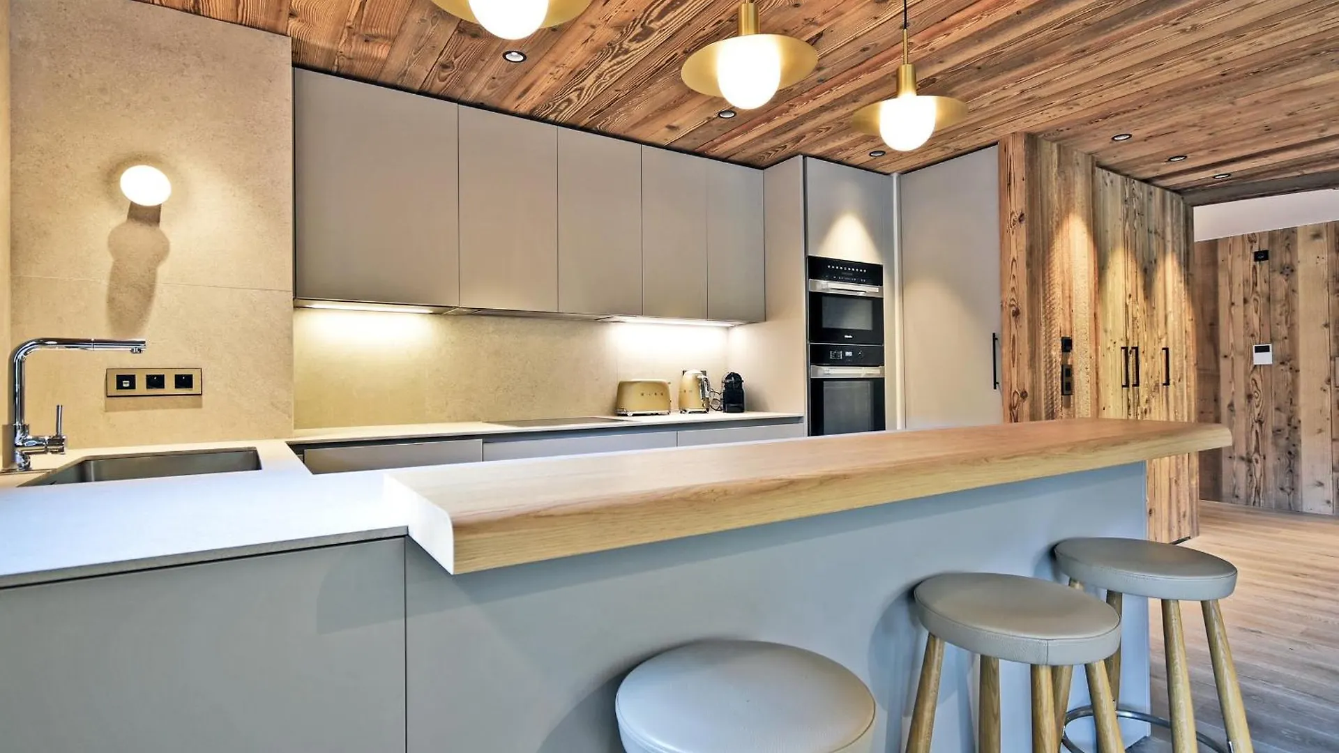 Luxueux Appartement Avec 4 Chambres Et 4 Salles De Bains A Meribel - 10 Personnes - Fr-1-613-119 Les Allues Frankrike